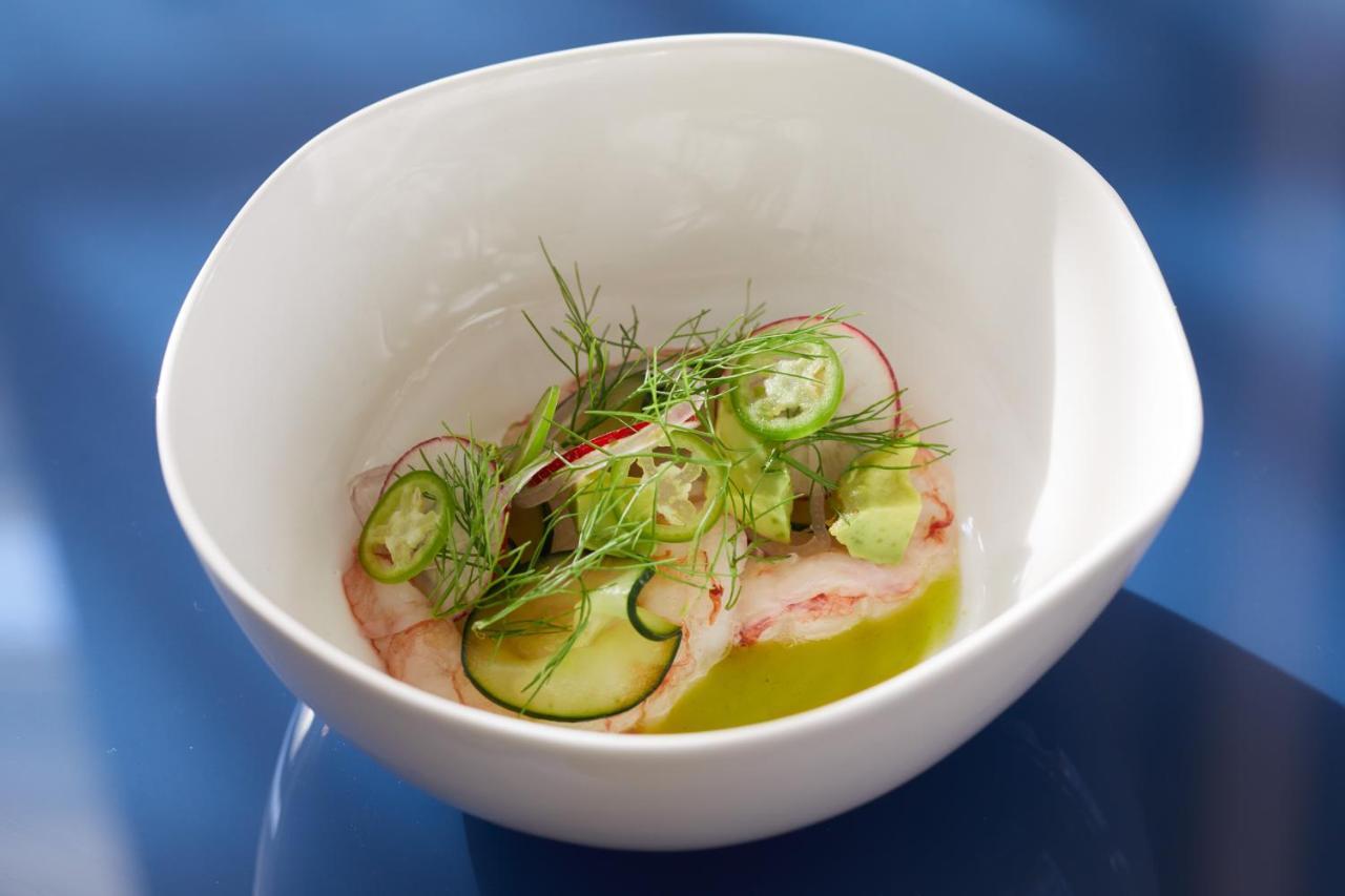 先锋公园广场酒店 艾爾帕索 外观 照片 A salad of cucumber, dill and salmon