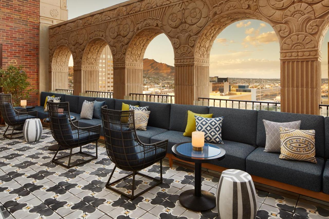 先锋公园广场酒店 艾爾帕索 外观 照片 The rooftop lounge at the Hotel Valencia