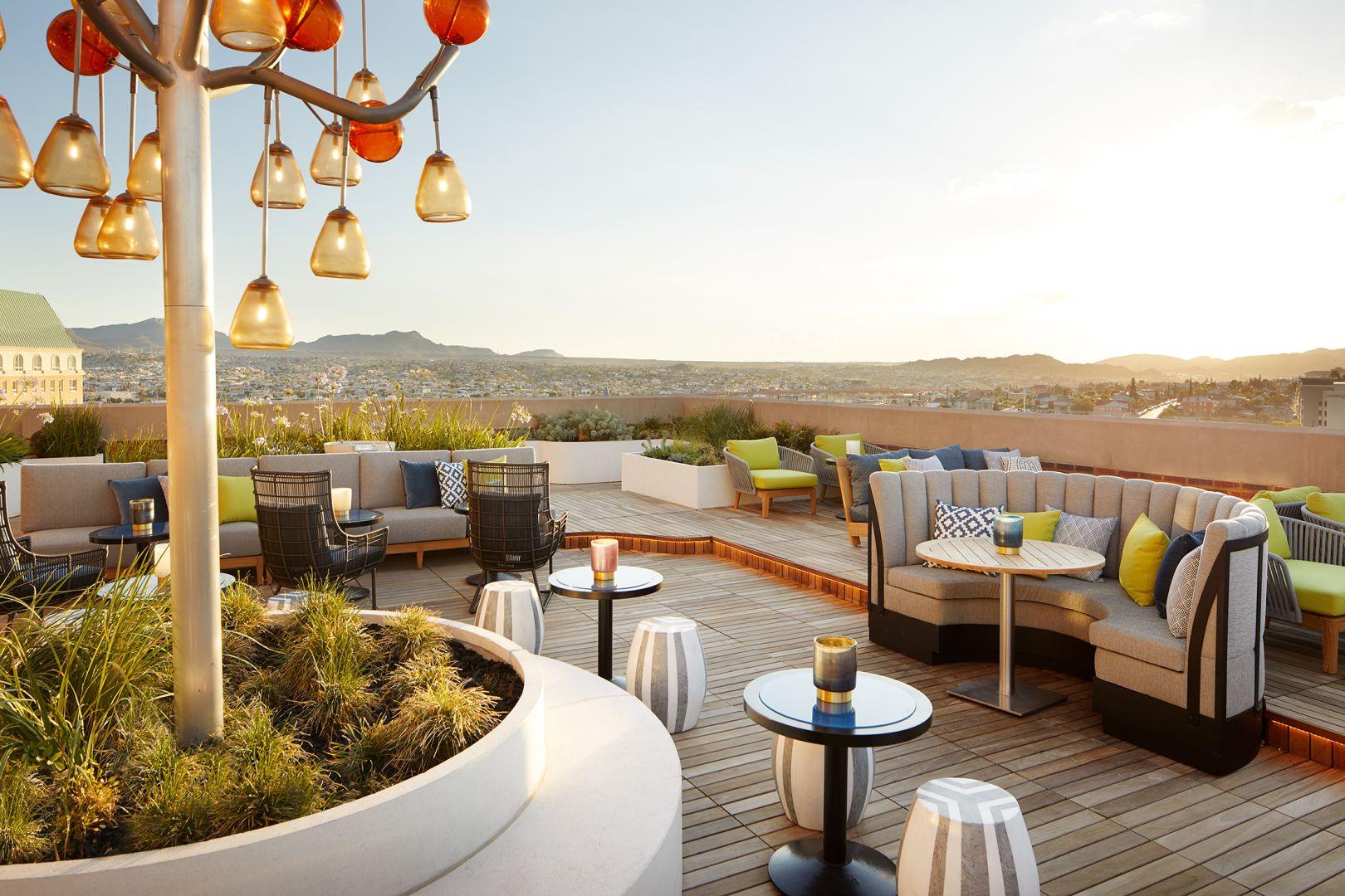 先锋公园广场酒店 艾爾帕索 外观 照片 The rooftop lounge at the Hotel Valley Ho